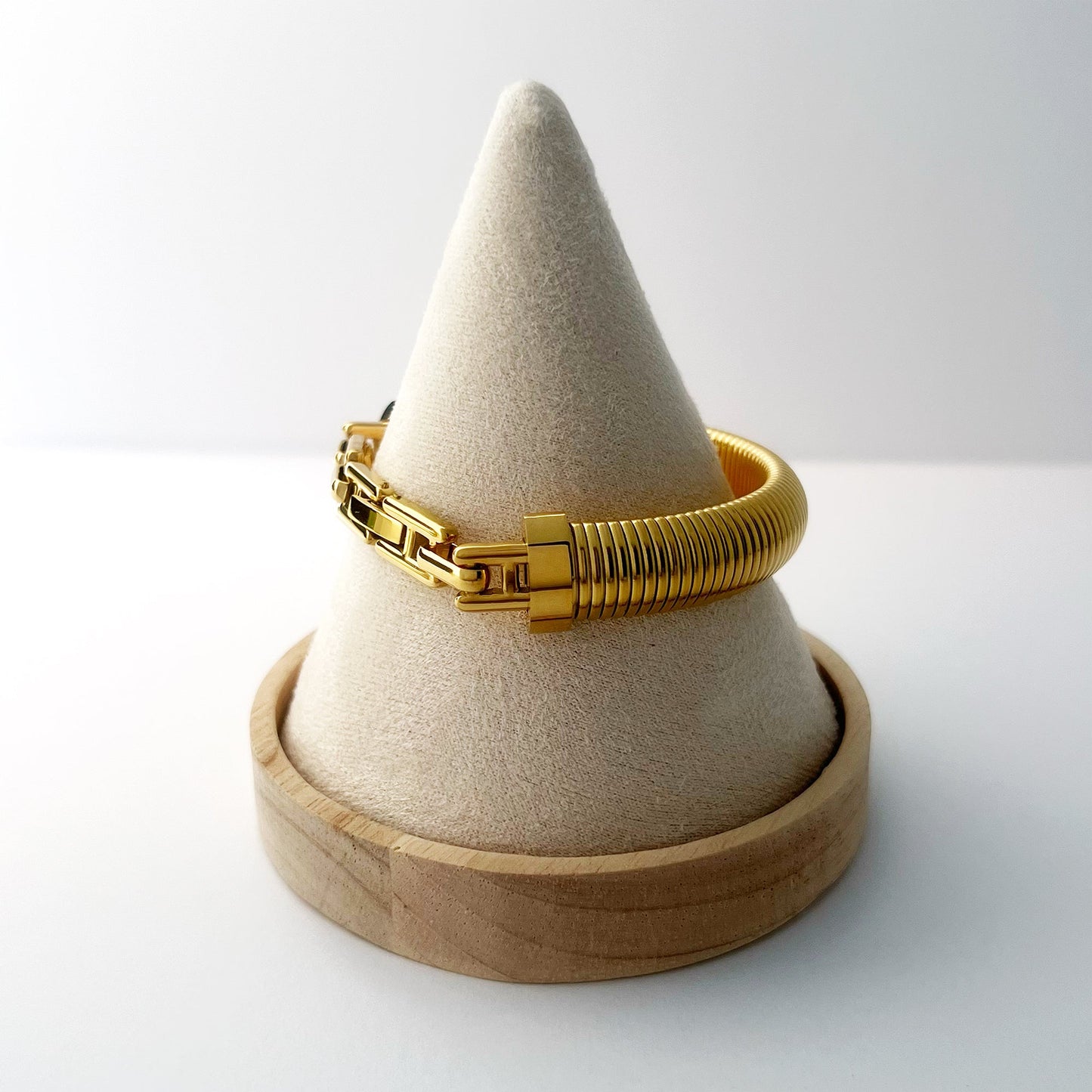 BEHI ALMOND BRACELET