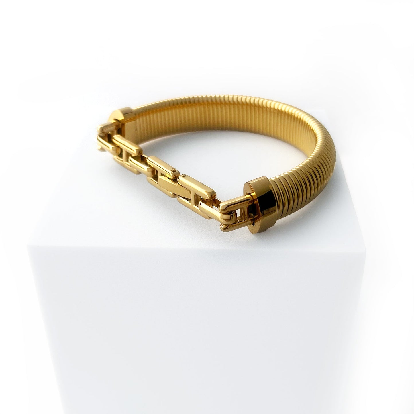 BEHI ALMOND BRACELET