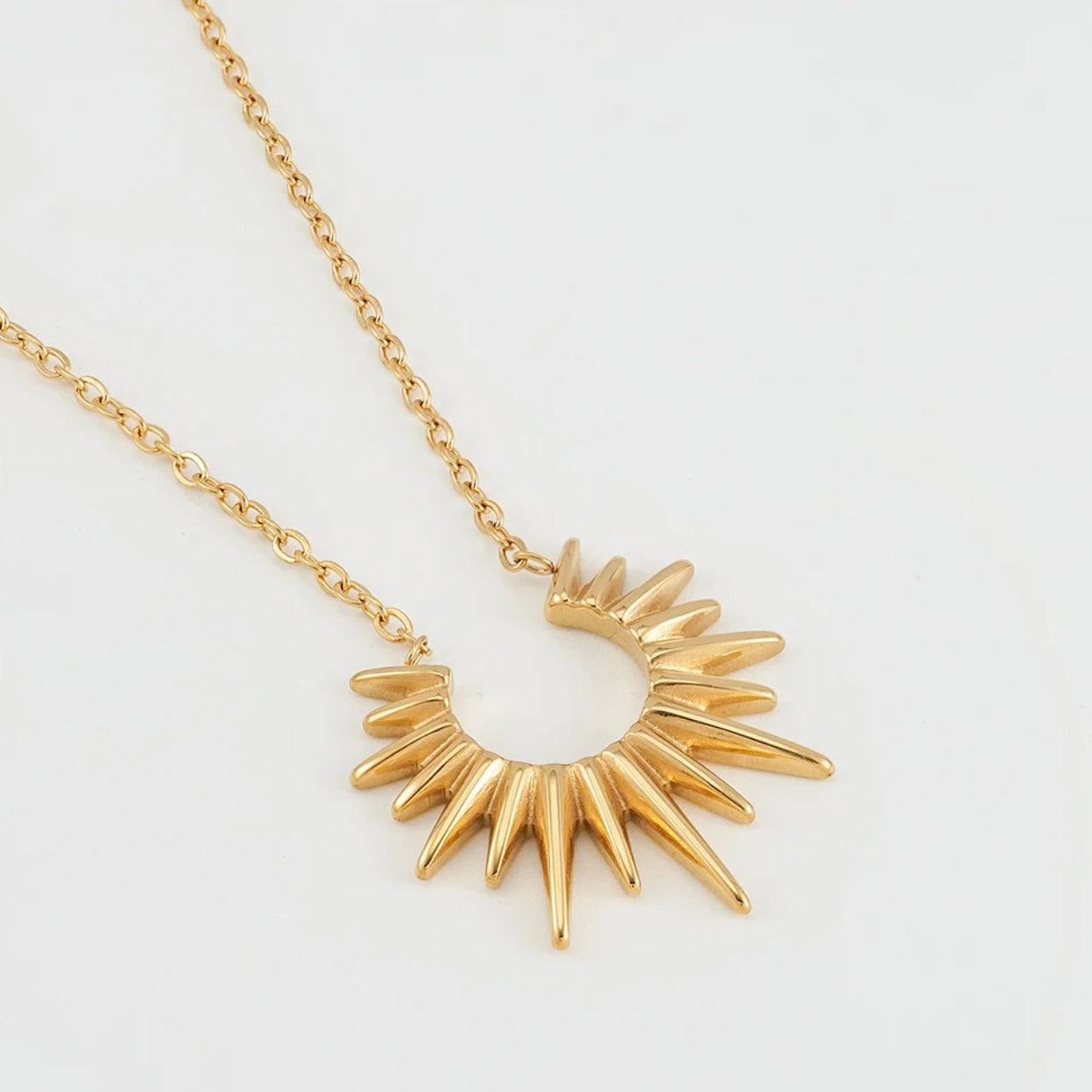 BEHI SUN STAR NECKLACE