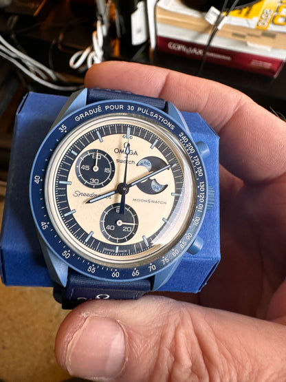 Orologio OmegaxSwatch Super Blue Moonphase Edizione Limitata S033N700